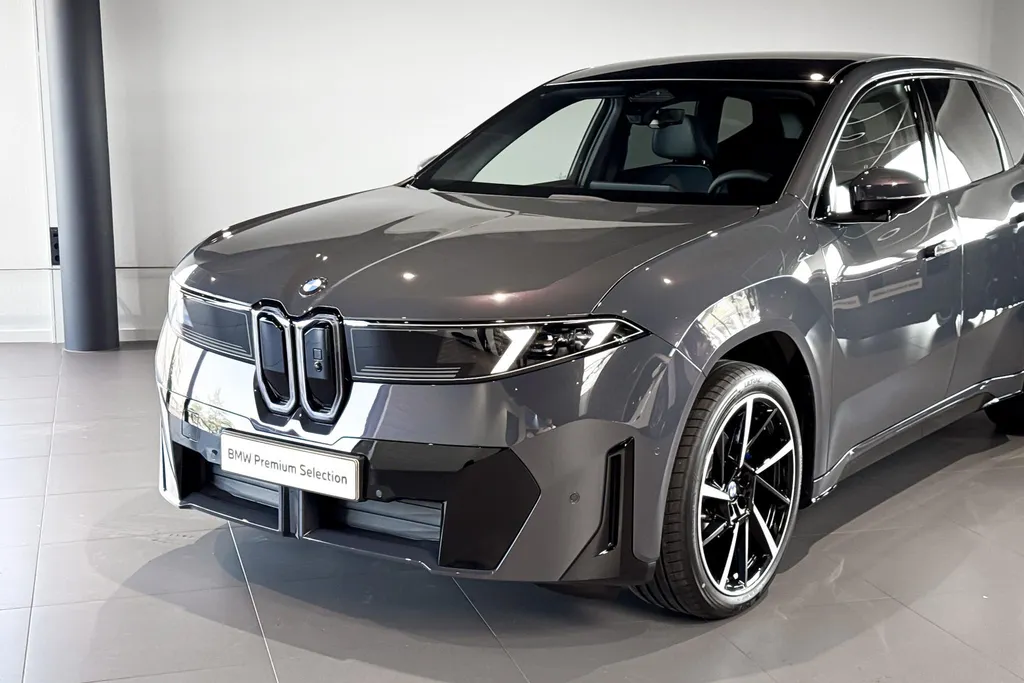 BMW iX3 50 xDrive 113 kWh