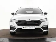 Škoda Octavia Combi 1.4 TSI RS iV PHEV 245pk DSG Business · Camera · Inklap. Trekhaak · Head-Up Display · Elek. Stoelen + Geheugen & Massage · Stuur- & Stoelverwarming ·