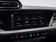 Audi A3 Sportback 40 TFSIe 204pk S-tronic S edition · Camera · Apple/Android Car Play · Stoelverwarming · Navigatie · P-Sensoren · 17'' Inch · Garantie t/m 21-07-2029 of 100.000km  · EXTRA INRUILKORTING ·