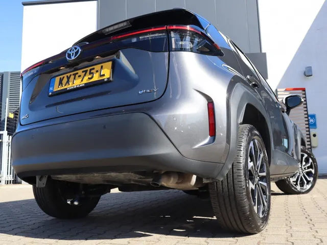Toyota Yaris Cross 1.5 Hybrid 115 Dynamic Parkeersensoren | Stuur en stoelverwarming