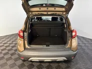 Renault Captur 120PK TCe Intens | 1ste Eigenaar | Navigatie | Climate Control | Camera | Lichtmetalen Velgen | Parkeersensoren | Cruise Control | Park Assist | Bluetooth Audio/Telefoon | Licht & Regen Sensor |