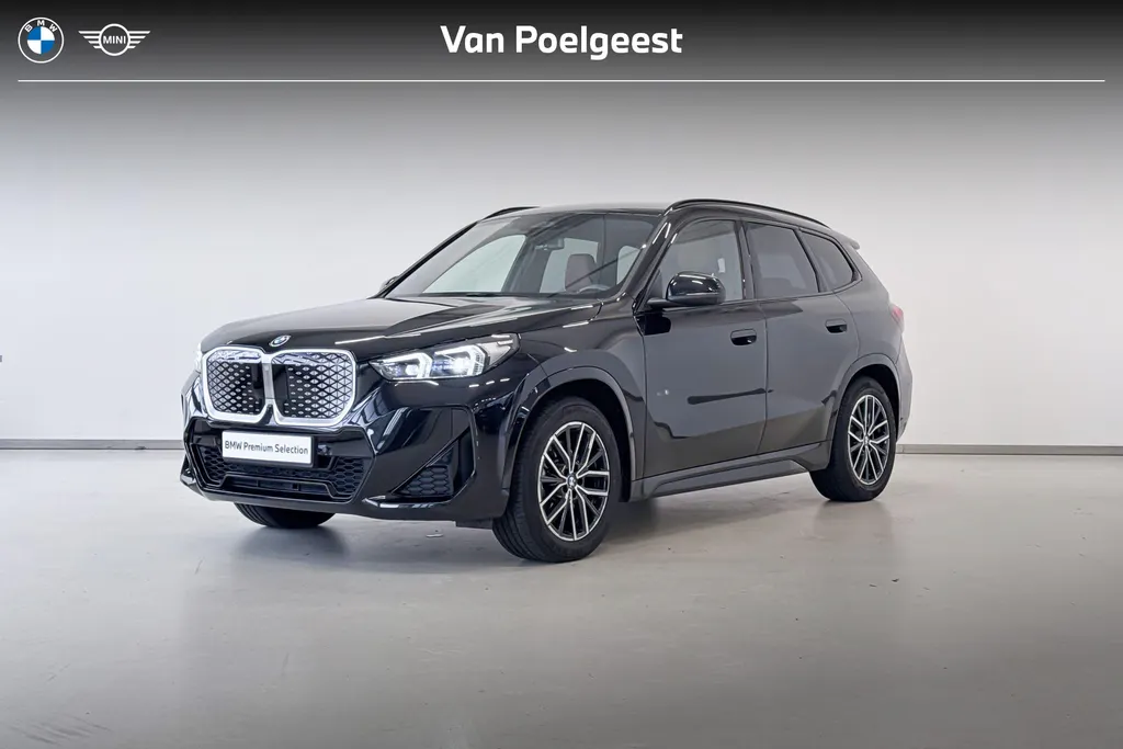 BMW iX1 xDrive30 67 kWh