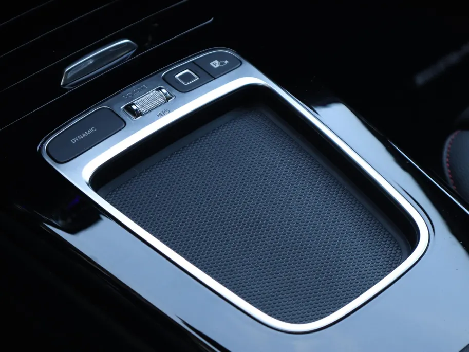 Mercedes-Benz CLA Shooting Brake 180 Business Solution AMG | Panoramadak | Dodehoekassistent | Memory Seats | HUD | Burmester | LED | 360 camera | Automaat