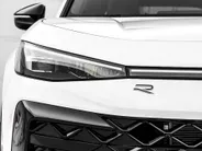 Volkswagen T-Roc R-Line First Edition 1.5 eTSI 150 PK 7 versn. DSG · Electrische achterklep · Achteruitrijcamera · Draadloze telefoonlader · Voorraad OUTLET · Prijs is inclusief inruilpremie ·