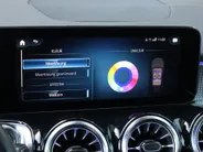 Mercedes-Benz EQB 250 Business Line 67 kWh l Panoramadak l Stoelverwarming l Achteruitrij camera