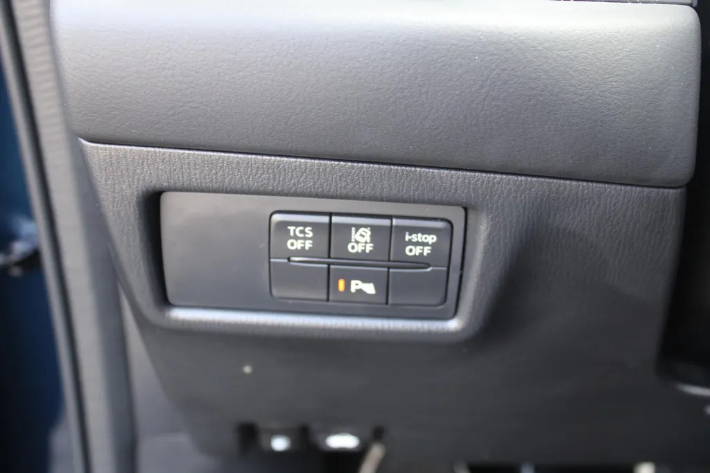 Mazda CX-5 2.0 SkyActiv-G 165 Comfort | Trekhaak | Stoel-/stuurverwarming | Dodehoek detectie | Carplay | Clima | 19' LM | Parkeersensor v+a | LED |