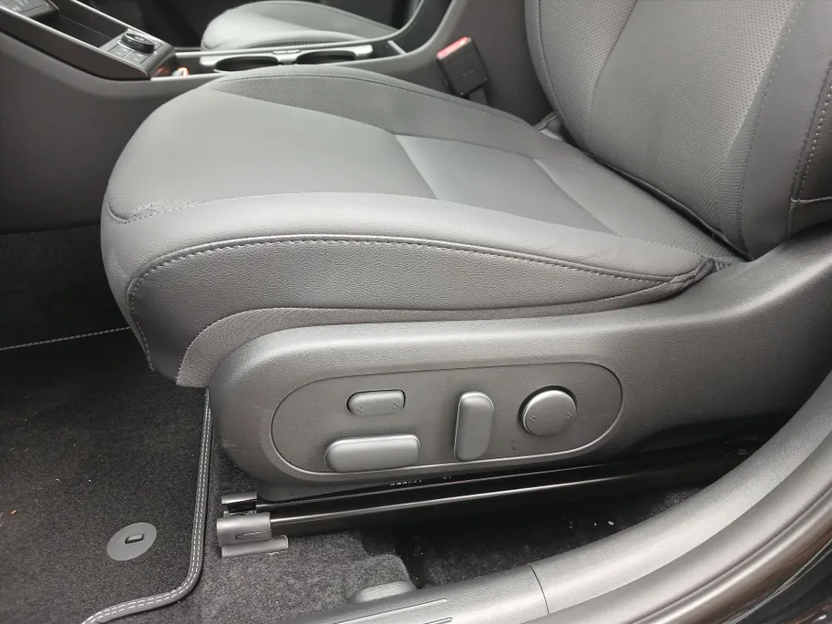 Hyundai Kona 1.6 GDI HEV 138pk DCT Premium / DIRECT LEVERBAAR! / Demonstratieauto /