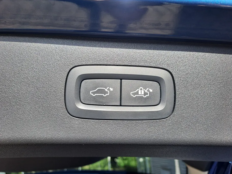 Lynk & Co 01 1.5 PHEV | SOH 97,3% | Automaat | Camera | Navigatie | Climate Control | Trekhaak afneembaar | Apple Carplay/Android Auto | DAB | Keyless entry | Keyless start | Stoel verw.
