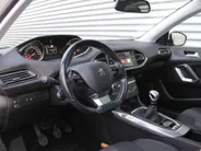 Peugeot 308 1.2 PureTech Allure | Panoramadak | 17” LM | Parkeersensor v+a | Navi | Cruise | Clima | Apple CarPlay/Android Auto |