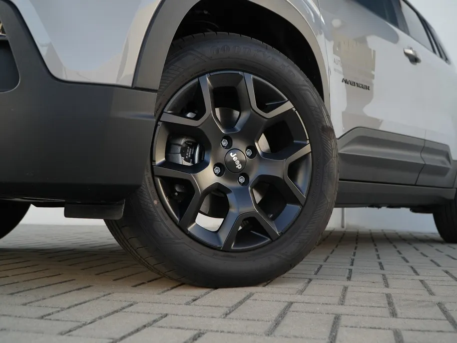 Jeep Avenger 1.2 e-Hybrid Black Edition | Winter | Navi | Carplay