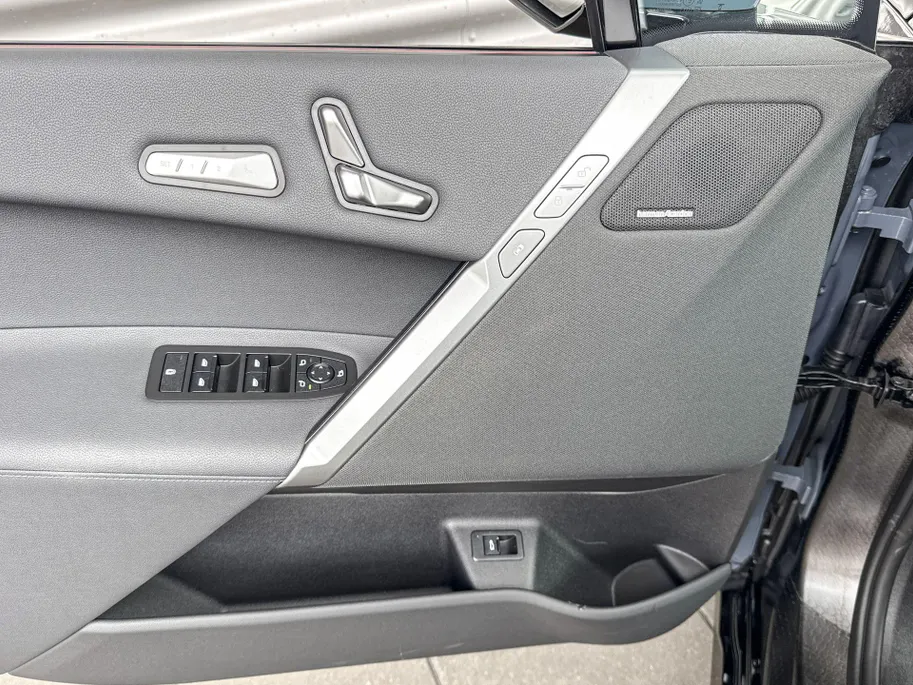 BMW iX xDrive45 101 kWh
