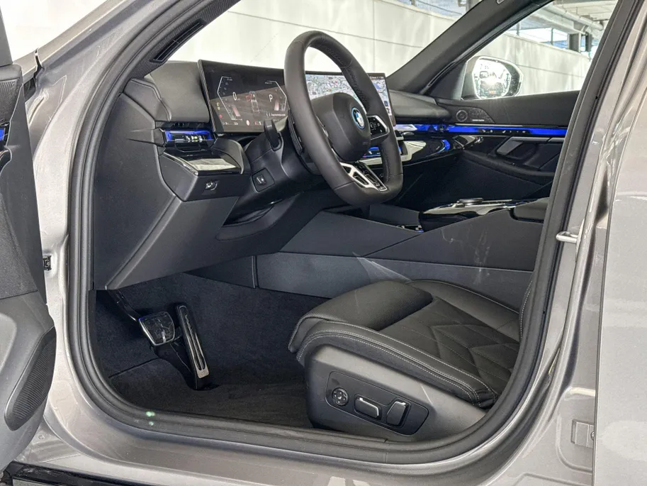BMW i5 Touring xDrive40 84 kWh