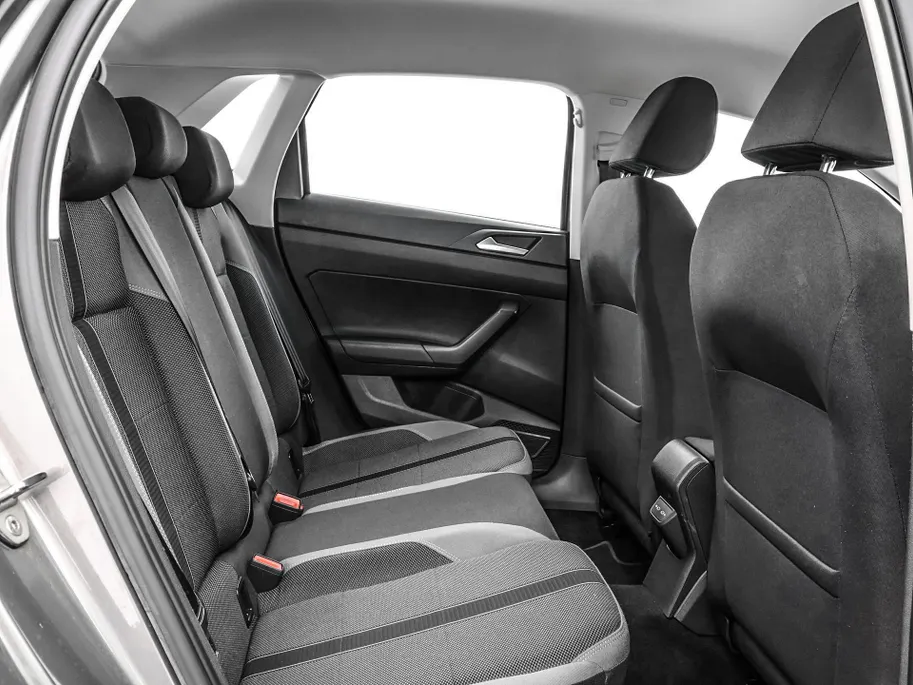 Volkswagen Polo 1.0 TSI 95pk Highline · Apple/Android Car Play · Navigatie · Clima · 16'Velgen · Sportstoelen · Draadloze Telefoonlader ·