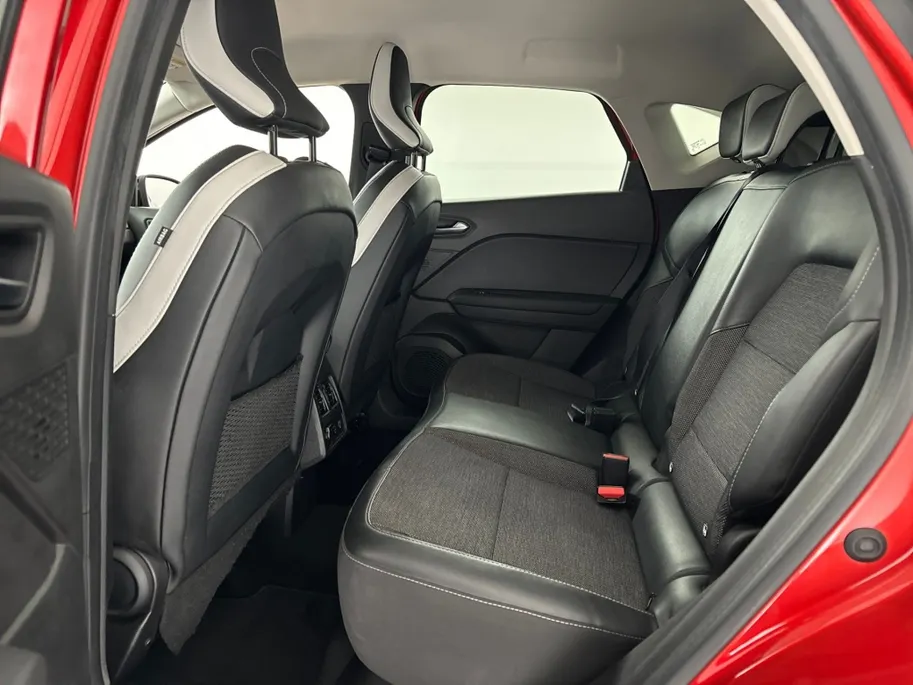 Renault Captur 1.6 E-Tech PHEV 160 Intens | Groot Scherm + Navigatie | Parkeercamera | Cruise Control