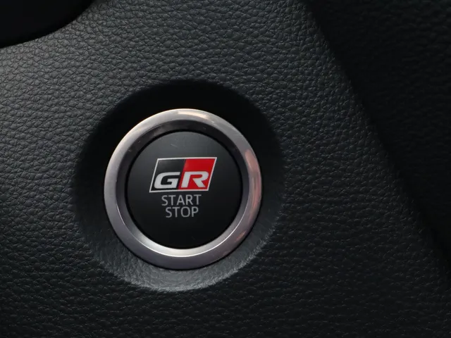 Toyota Corolla Touring Sports Hybrid 140 GR Sport | Schuif/Kantel Dak | Headup Display | Apple/Android Auto |