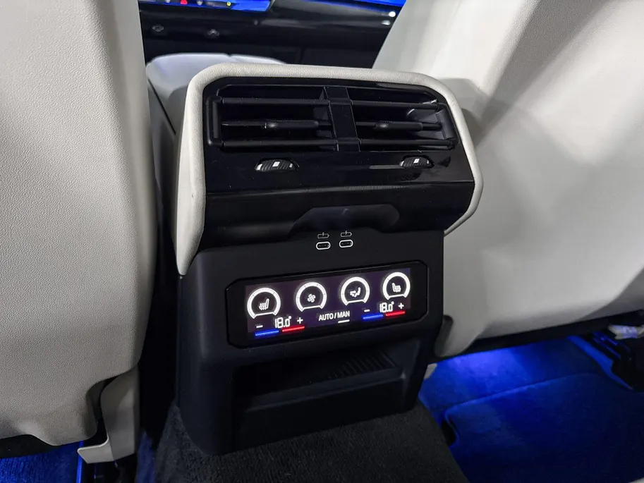 BMW i5 Touring eDrive40