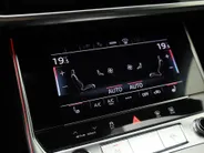 Audi A6 Avant 55 TFSIe 367pk quattro Pro Line S Competition · Panoramadak · Camera · Apple/Android Car Play · HEAD-UP Display · Dodehoeksensoren · Adaptive CC · Leder/Alcantara · EXTRA INRUILKORTING ·