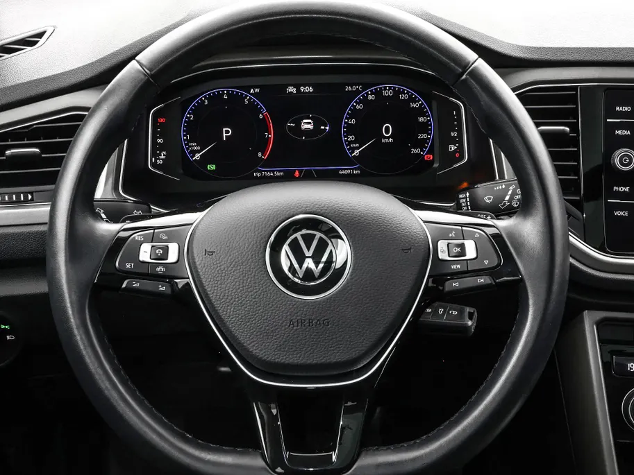 Volkswagen T-Roc 1.5 TSI 150pk DSG Style · Panoramadak · Camera · Elek. Achterklep · Dodehoeksensor · Stoelverwarming · Apple/Android Car Play ·