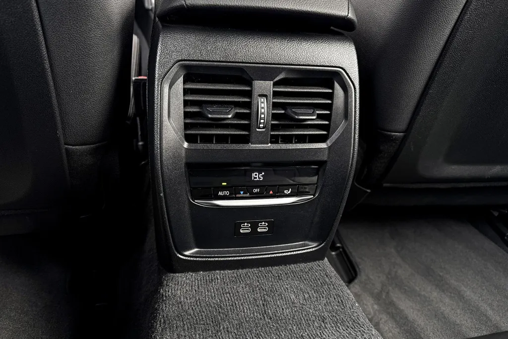 BMW i4 eDrive35 70 kWh