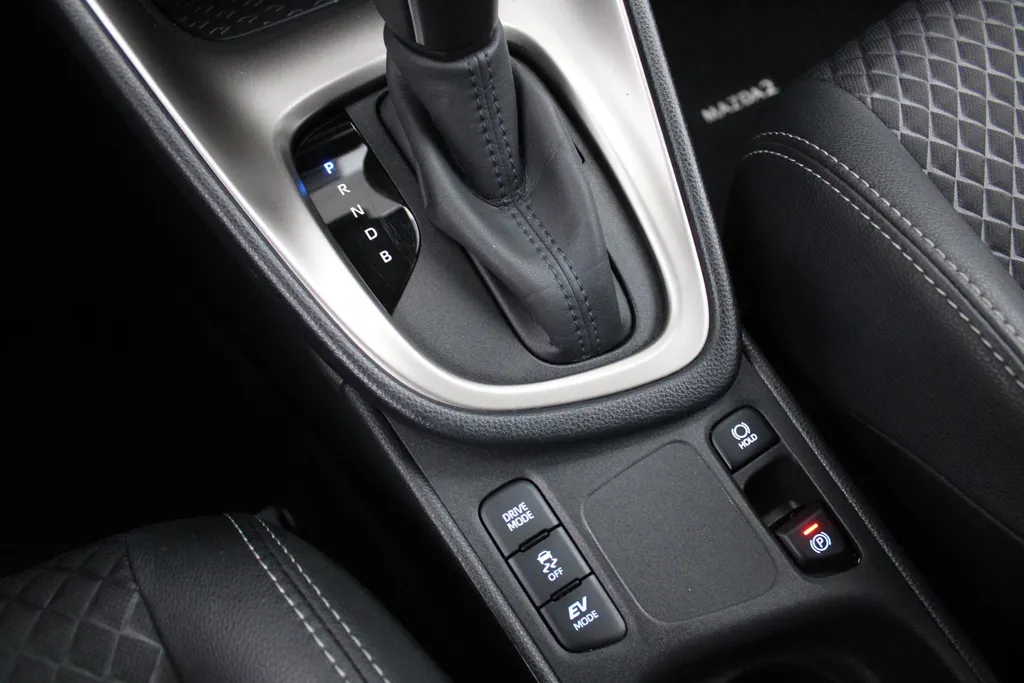 Mazda 2 Hybrid 1.5 Agile | Airco | Cruise | Stoelverwarming | 15' LM | Comfort & Safety pakket |