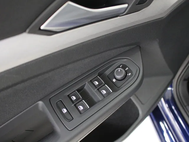 Volkswagen Golf 1.0 TSI Life Apple Carplay | Android Auto | PDC voor en achter | Cruise control