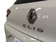 Renault Clio 1.6 E-Tech Hybrid 145 Techno AUTOMAAT NAVI AIRCO APPLE CARPLAY ANDROID AUTO CRUISE CONTROLE LM VELGEN PARKEERSENSOREN ZEER MOOIE AUTO