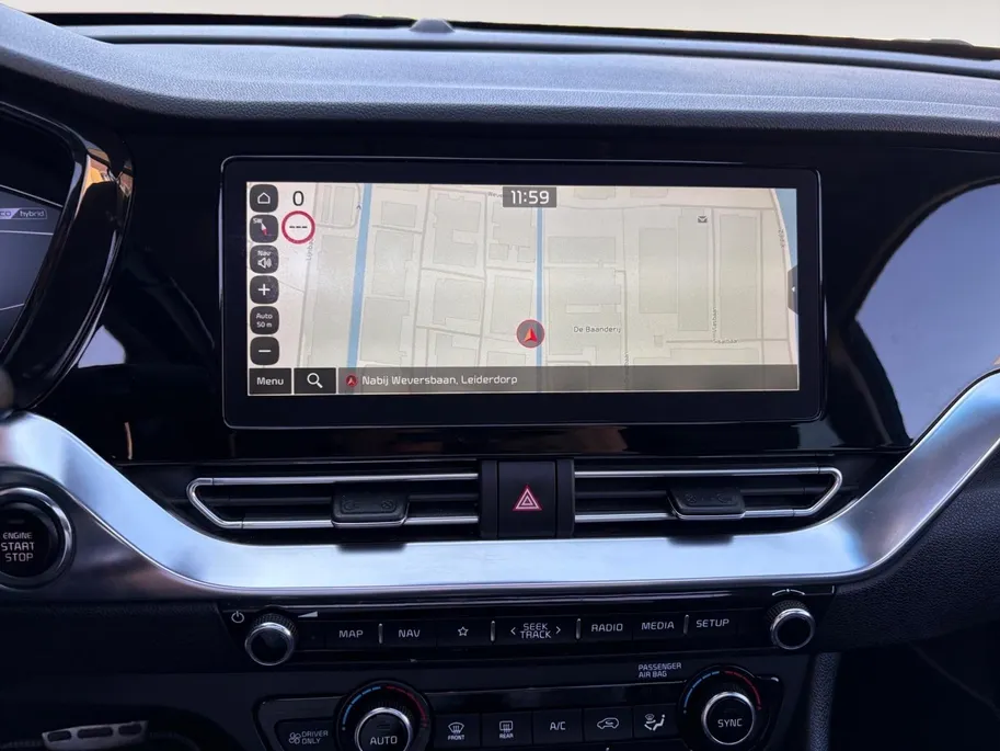 Kia Niro 1.6 GDi Hybrid ExecutiveLine | Stoel verwarming en ventilatie | Dodehoek detectie | Schuif/kantel dak | Trekhaak  | Keyless Entry | Apple CarPlay/ Android Auto | Lichtmetalen Velgen |