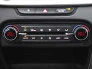Kia Ceed Sportswagon 1.5 T-GDi MHEV DynamicLine | Navi | Camera | Clima | Cruise | 17' GT-Line velgen | LED | Apple Carplay | Android Auto |
