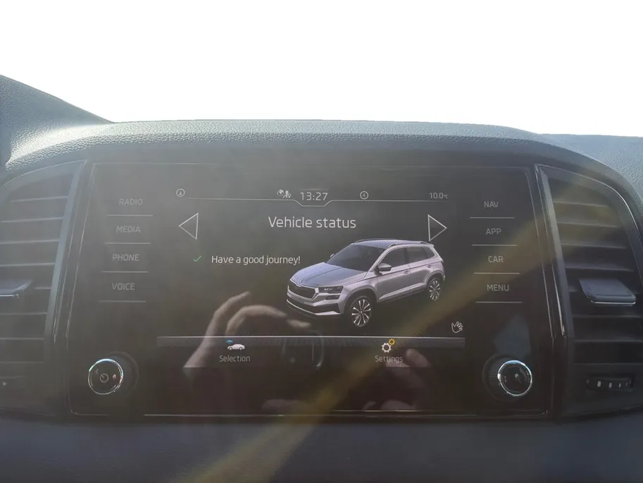 Škoda Karoq 1.5 TSI ACT Business Edition | Automaat | Apple Carplay/Android Auto | Parkeersensoren V+A | Climate Control | Cruise Control | DAB | Stuurbediening