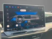 Volkswagen Passat Variant 1.5eHybrid 200kW/272PK R-Line Black Style DSG · Panoramadak · Navigatie · Trekhaak · Garantie t/m 12-03-2030 of 100000km.