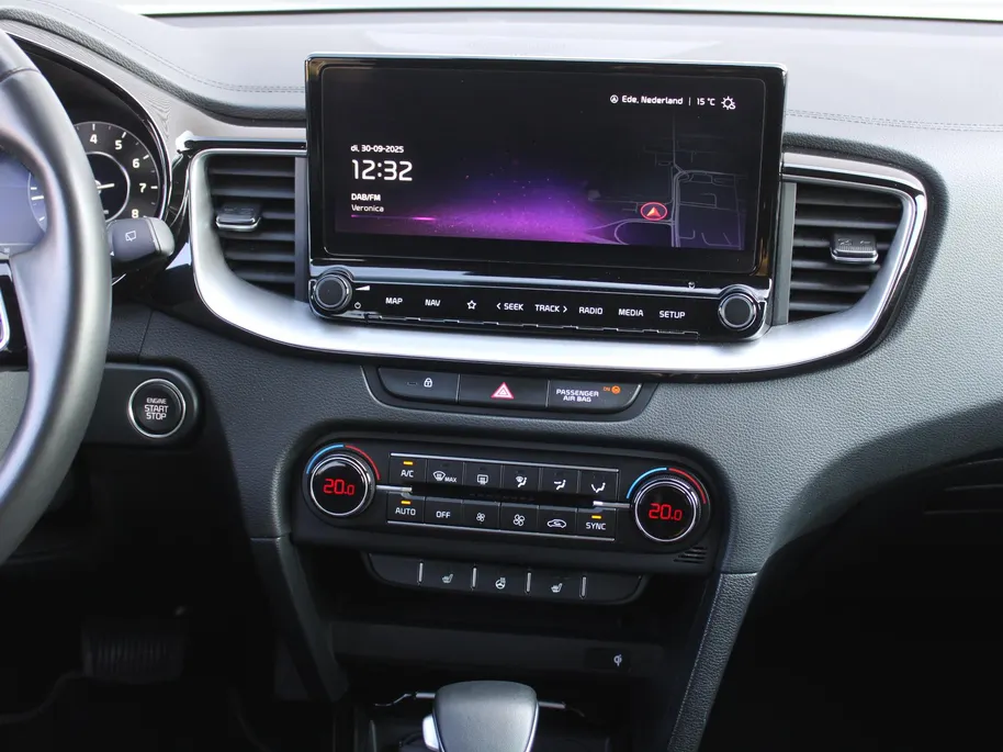 Kia Ceed Sportswagon 1.5 T-GDi DynamicPlusLine | Stoel- & stuurverwarming | Camera | Clima | Cruise adapt. | LED | Navi | Elek. achterklep | 16' LM |