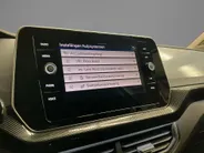 Volkswagen T-Cross 1.0TSI/95PK Goal · Navigatie · Apple/Android Car Play · Stoelverwarming · Garantie t/m 23-05-2027