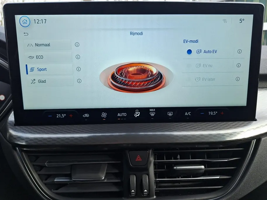 Ford Kuga 2.5 PHEV Titanium | Panoramadak | Camera | Navigatie | Climate Control | Draadloze Apple Carplay&Android Auto | 17' Lichtmetaal | Parkeersensoren |