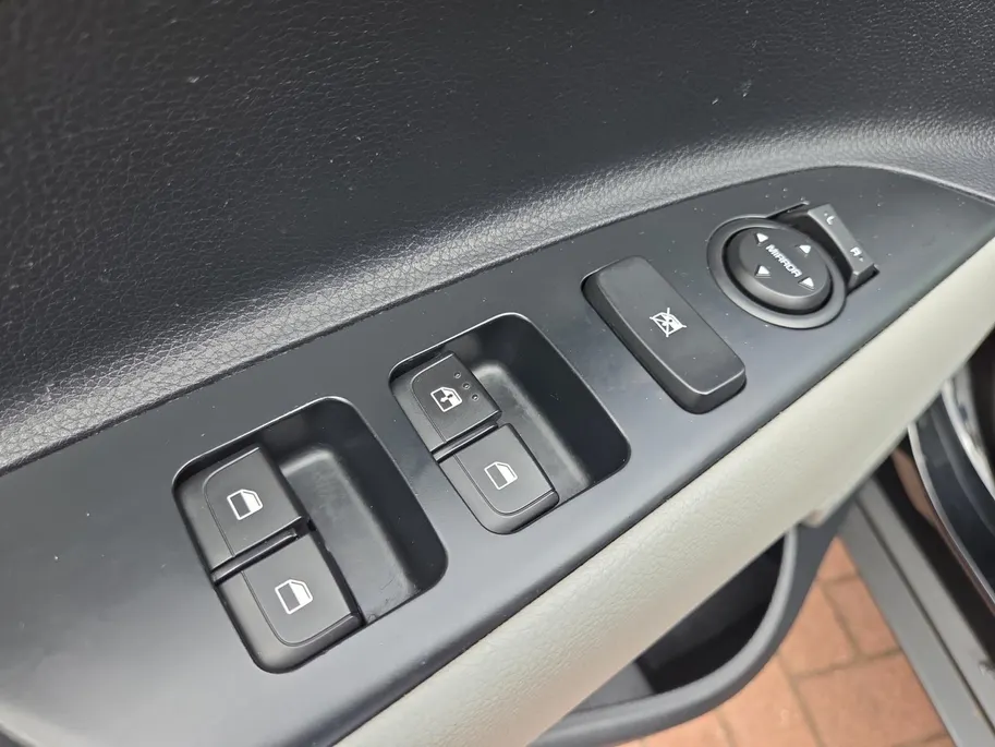 Kia Stonic 1.0 T-GDi Sports Edition Navi | Camera | Cruise Control | Carplay | Metallic lak | LM Velgen 17' | NAP