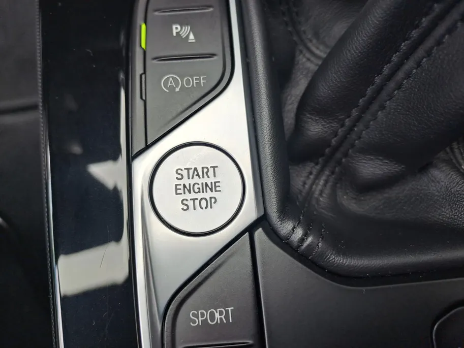 BMW 1 Serie 118i Business Edition M-exterieur pakket | Digitaal cockpit | Navigatie | Cruise | Climate | M-bekleding | M-stuur | Apple Carplay/Android Auto