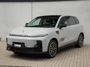 Leapmotor B10 Design Hybrid EV 18.8 kWh | Pano | Camera | Carplay | Navi