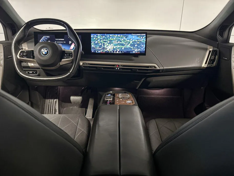 BMW iX xDrive40 Business Edition Plus 77 kWh