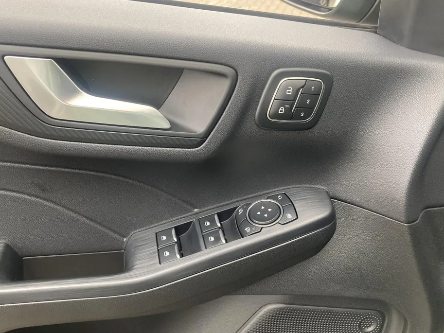 Ford Kuga 2.5 PHEV 243 pk ST-Line X Winter Pack - AGR stoelen - BLISS - Adaptieve Cruise Control