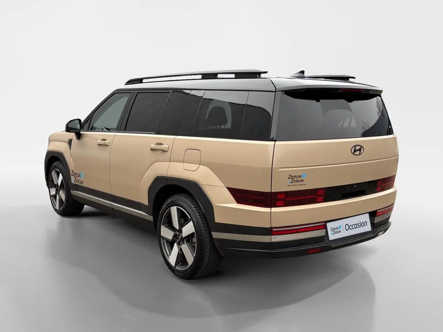 Hyundai Santa Fe 1.6 T-GDI PHEV Premium Plus 4WD 7p | Uniek Two Tone wrap Z-Signing | LED koplampen | Bose Audio | All Season banden | Lederen bekleding | NU Rijklaarprijs! Incl.12 Maanden, APK, Onderhoudsbeurt etc! Premiumpakket gratis!
