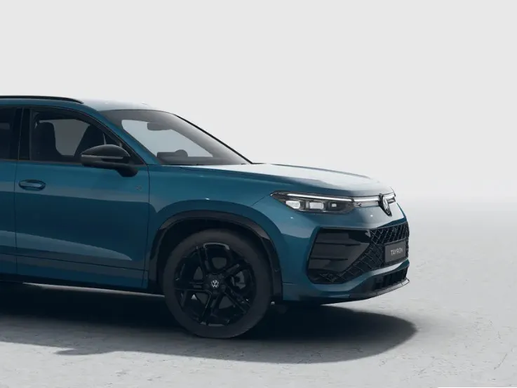 Volkswagen Tayron R-Line Edition 1.5 eHybrid 204 PK 6 versn. DSG · Black Style Pakket · Panoramaschuif-kanteldak · Trekhaak inklapbaar, met elektrische ontgrendeling, incl. aanhangermanoeuvreerhulp Trailer Assist ·
