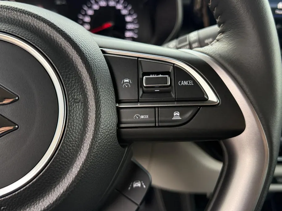 Suzuki Swift 1.2 Style Smart Hybrid | GARANTIE 2035 | STOELVERWARMING | CAMERA | NAVI | APPLE CARPLAY/ANDROID AUTO |