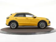 Volkswagen T-Roc Life First Edition 1.5 eTSI 116 PK 7 versn. DSG · Achteruitrijcamera · Comfort pakket · Voorraad OUTLET · Prijs is inclusief inruilpremie ·