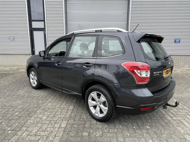 Subaru Forester 2.0 Luxury Trekhaak| Lage km stand| Dealer onderhouden| Rijklaar| Bovag Garantie