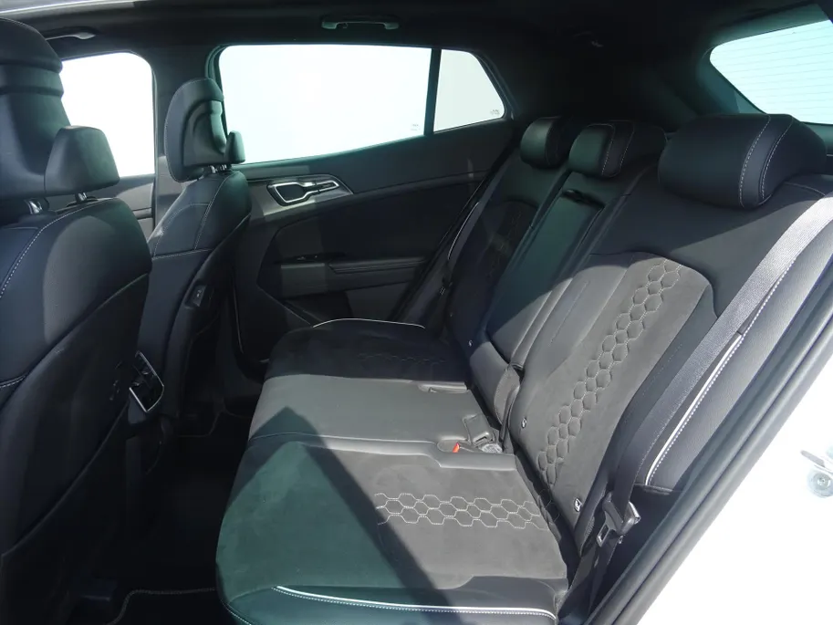 Kia Sportage 1.6 T-GDi Hybrid GT-Line |Schuif / Kanteldak l Trekhaak l All Season banden l