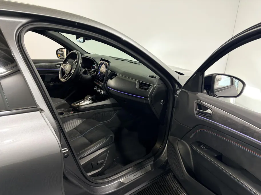 Renault Arkana 145PK E-Tech Full Hybrid Esprit Alpine Automaat | Navi | Camera | Digital Cockpit | Stoelverwarming | Apple CarPlay/Android Auto | 19' Lichtmetalen Velgen | Climate Control | Adaptive Cruise Control |