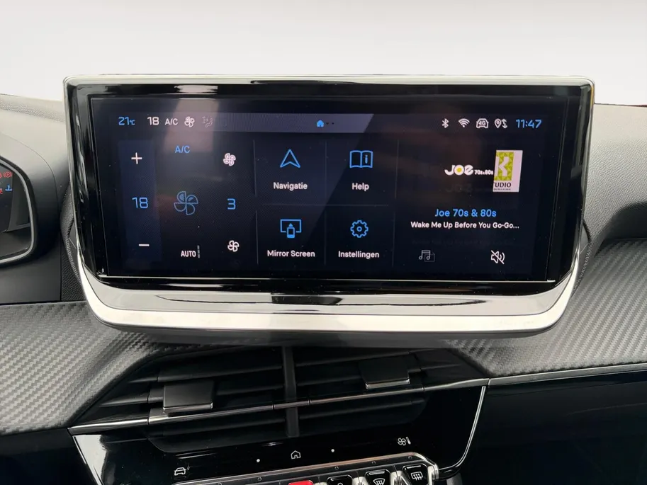 Peugeot 2008 1.2 PureTech 130 Allure | Automaat | Parkeersensoren voor en achter | Acteruitrijcamera | Apple carplay & Android auto | Cruise control | Navigatie | Trekhaak | Bovag garantie |