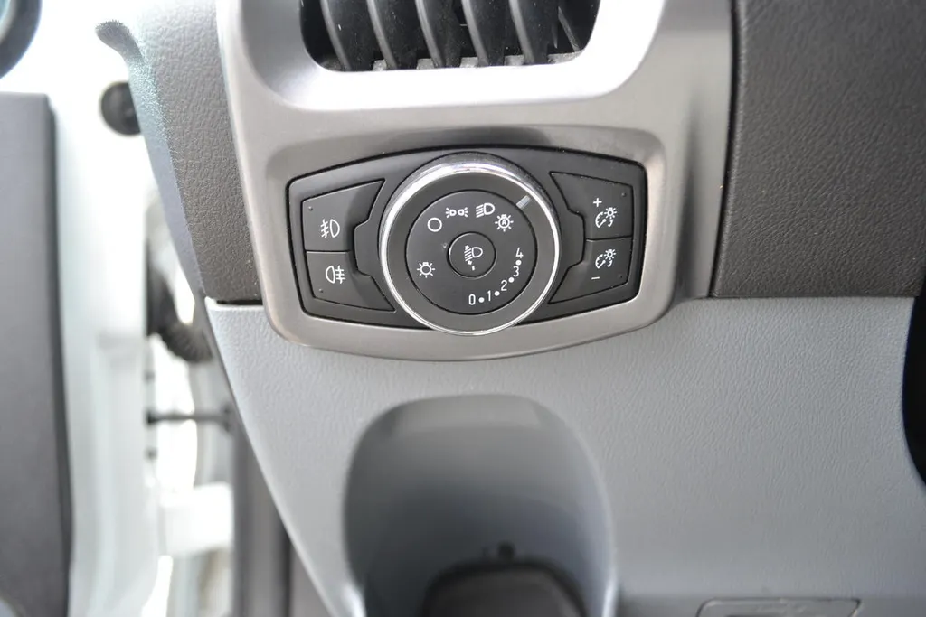 Ford Transit Custom L1H1 270 100PK AMBIENTE|3ZITS|NAVI|EURO5