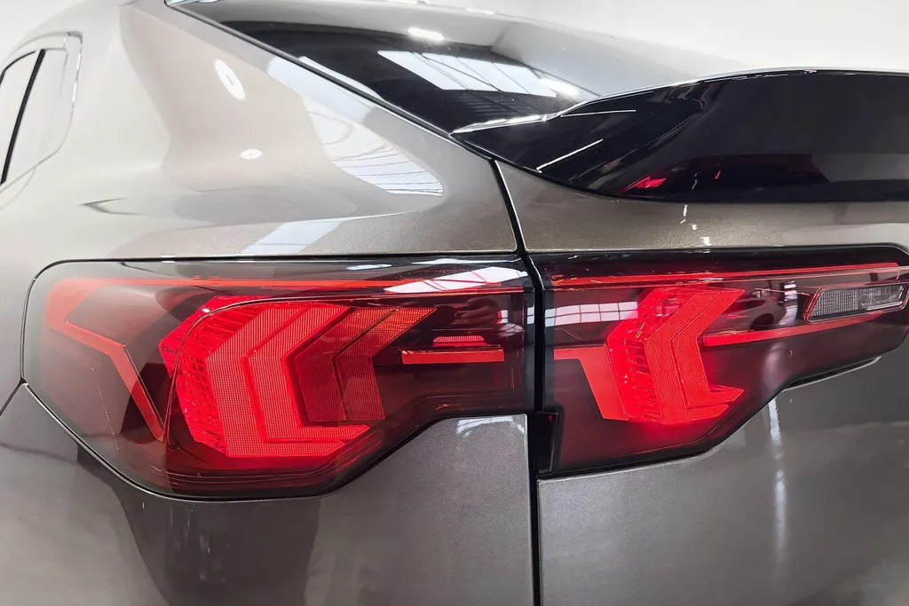 BMW iX2 eDrive20 M Sport Edition Innovation Pack