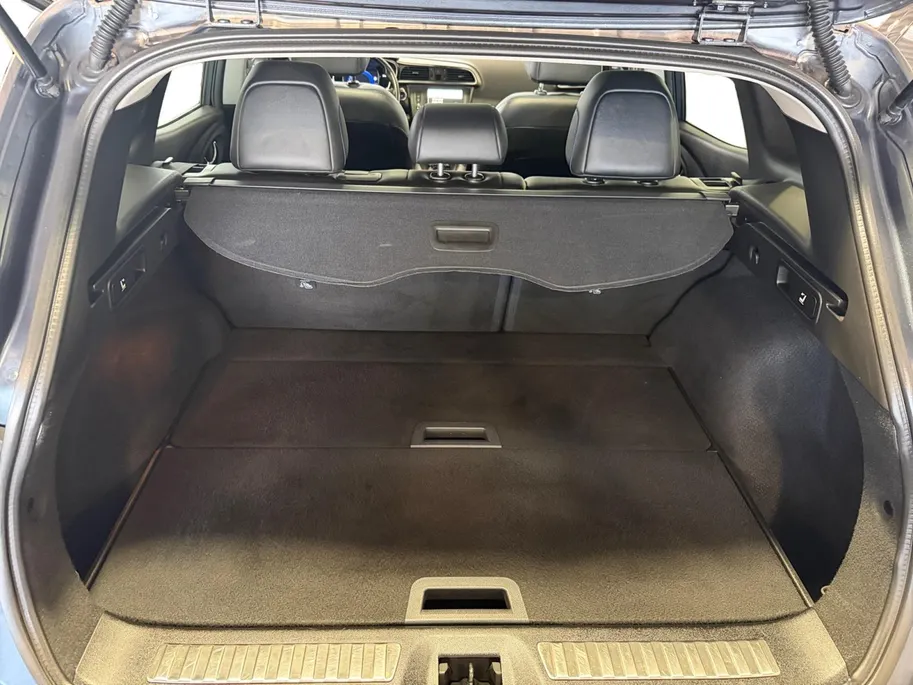 Renault Kadjar 1.2 TCe Sport Edition | Automaat | Parkeersensoren | Camera | Cruise & Climate Control | Panoramadak | Navigatie | Bluetooth | 12 Maanden BOVAG Garantie