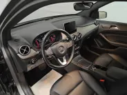 Mercedes-Benz B-Klasse 180 Ambition AUTOMAAT NAVI TREKHAAK LM VELGEN SCHUIFKANTELDAK HOGE INSTAP CRUISE CONTROLE PARKEERSENSOREN XENON VERLICHTING ZEER MOOIE AUTO